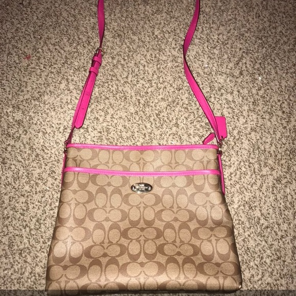 Authentic Coach Crossbody - Picture 1 of 4